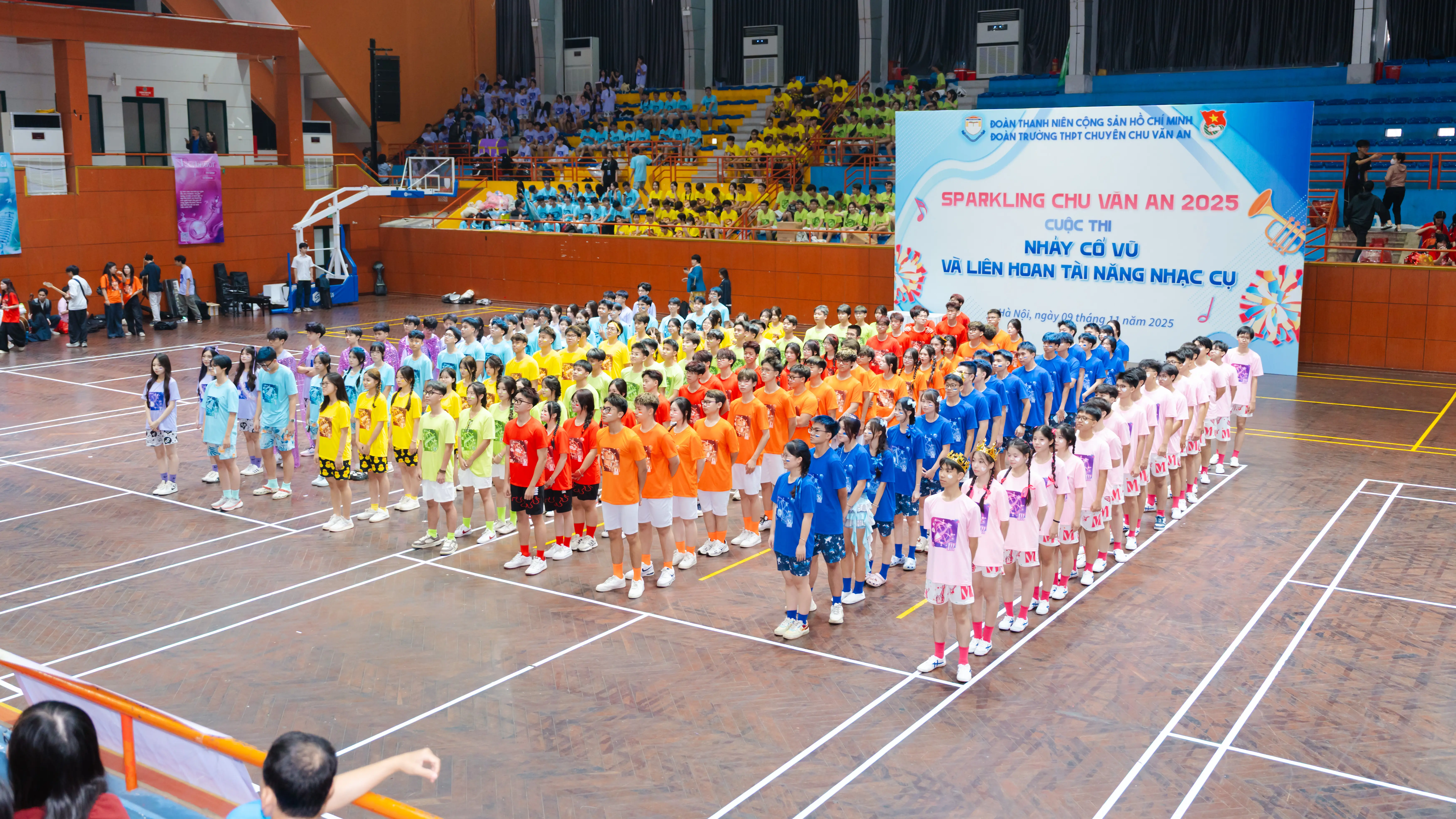 8 nhóm nhà trước giờ ra mắt