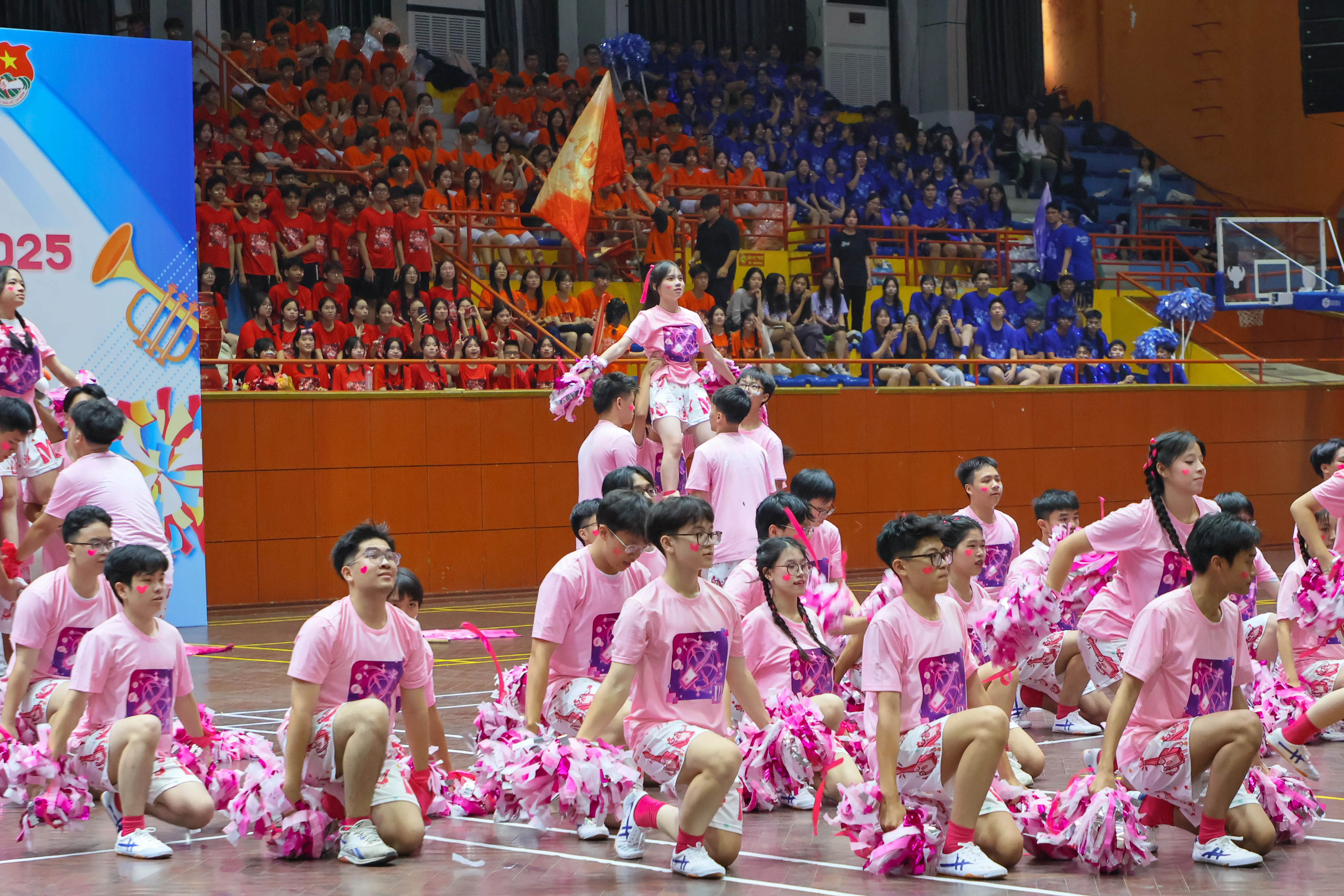 Nhóm nhà Moneris 2