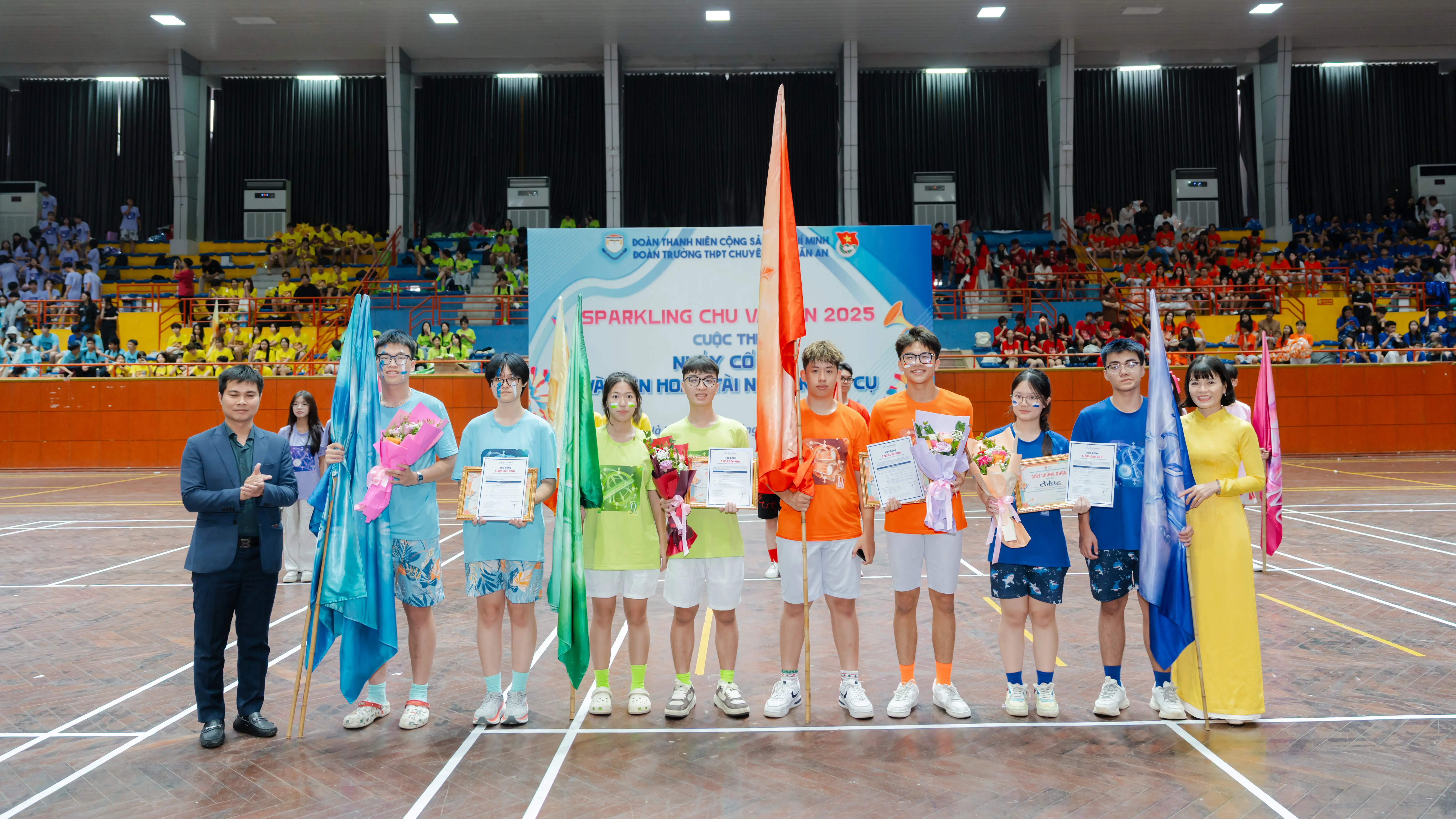 8 nhà nhận giải thưởng 2