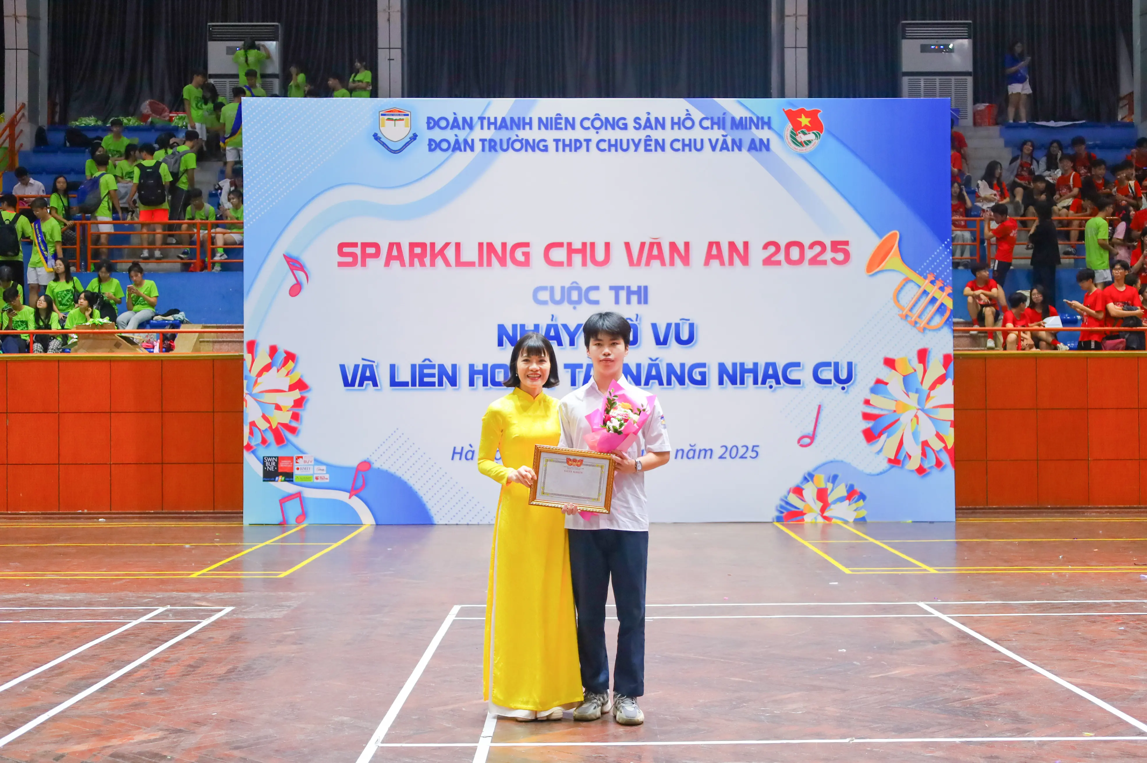 8 nhà nhận giải thưởng Nhạc cụ 4